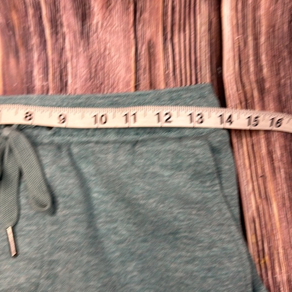 AEO Athletic Shorts- Size Small - Picture 6 of 8